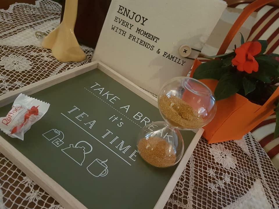 卡特斯基城堡酒店 卡特兹奥布萨维 外观 照片